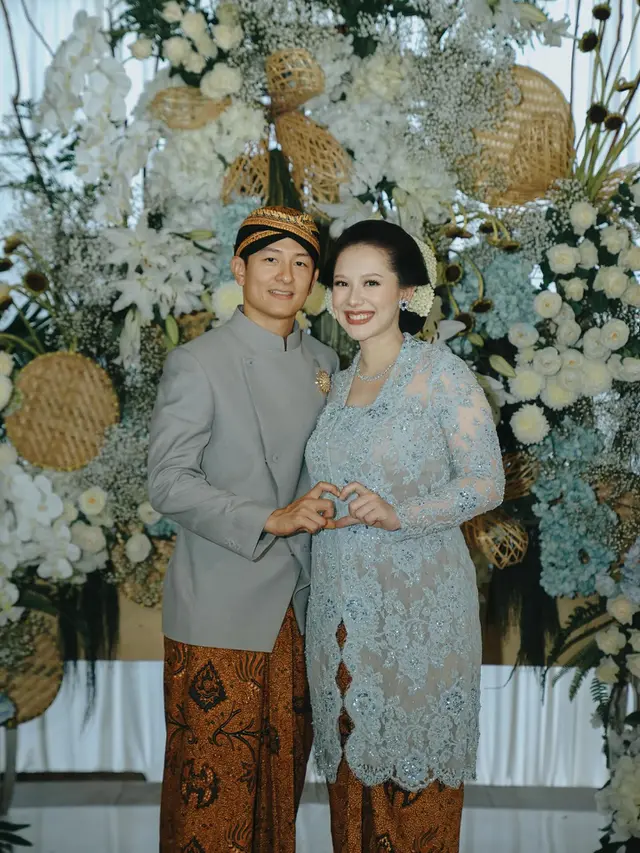 Pesona Cantik Natural Athina, Istri Rio Haryanto di Momen Mitoni dengan Peach Nude Makeup