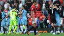 Manchester United kalah dari tim sekota Manchester City 1-2 pada laga Premier League di Old Trafford (10/9/2016). Persaingan kedua tim semakin panas karena adanya dua pelatih beken Jose Mourinho dan Pep Guardiola. (EPA/Peter Powell)