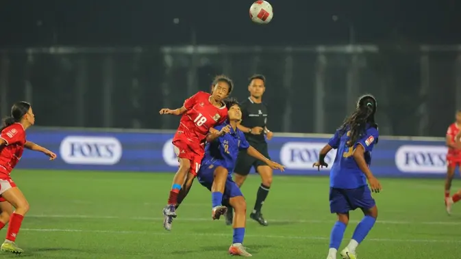 Duel Garuda Pertiwi vs Thailand di final Srikandi Merdeka Cup persembahan Caffino, Minggu (23/8/2026) malam WIB. Thailand menjadi juara setelah menang 1-0 atas Garuda Pertiwi. (Bola.com/Nirmatuloh Efendi)