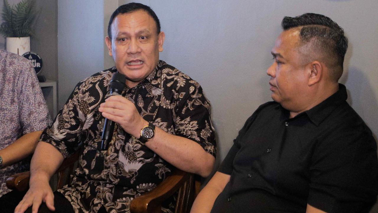 "Harus ada asas praduga tak bersalah, persamaan hak di muka hukum, dan haruslah juga mewujudkan tujuan penegakan hukum, keadilan dan kehormatan. Tolong tidak ada yang menghakimi seseorang, kita patuhi asas praduga tak bersalah," <br>