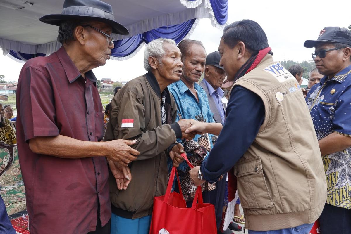 Sentuhan Kasih Lewat Bantuan Sembako