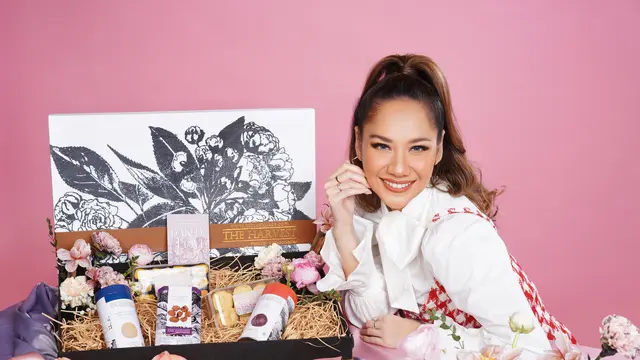 Bunga Citra Lestari Rangkai Sendiri Hampers Lebaran dengan Pilihan Kue dan Cookies Favorit