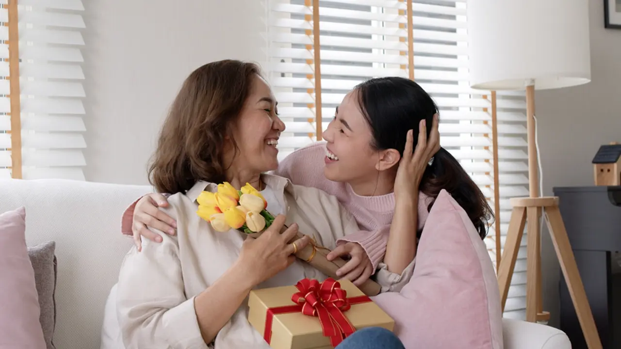 3 Hadiah Ulang Tahun buat Mama yang Datang Dalam Waktu Dekat, Dijamin Bisa Membuatnya Terharu dan Bahagia