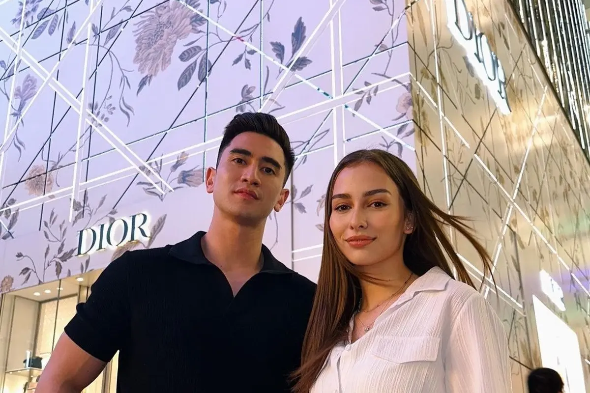 Vereell Bramasta foto bareng perempuan cantik