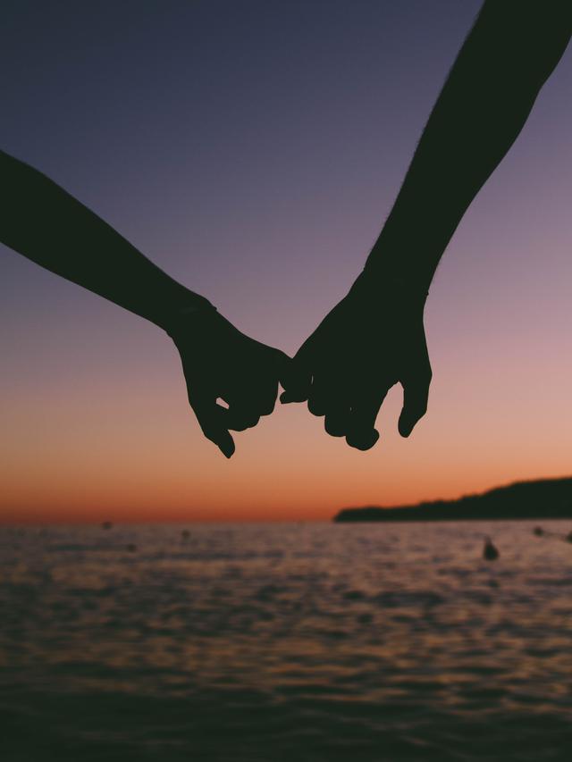 35 Kata-Kata Pantun Cinta Lucu, Romantis Luluhkan Hati ...