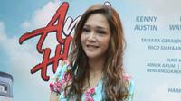 Setelah terakhir terlihat dalam film Guru Bangsa: Tjokroaminoto sebagai Bu Manggoensoemo (2015) ia tak lagi terlihat di layar lebar. Kini, ia kembali dalam film Anak Hoki. (Bayu/Kapanlagi.com)