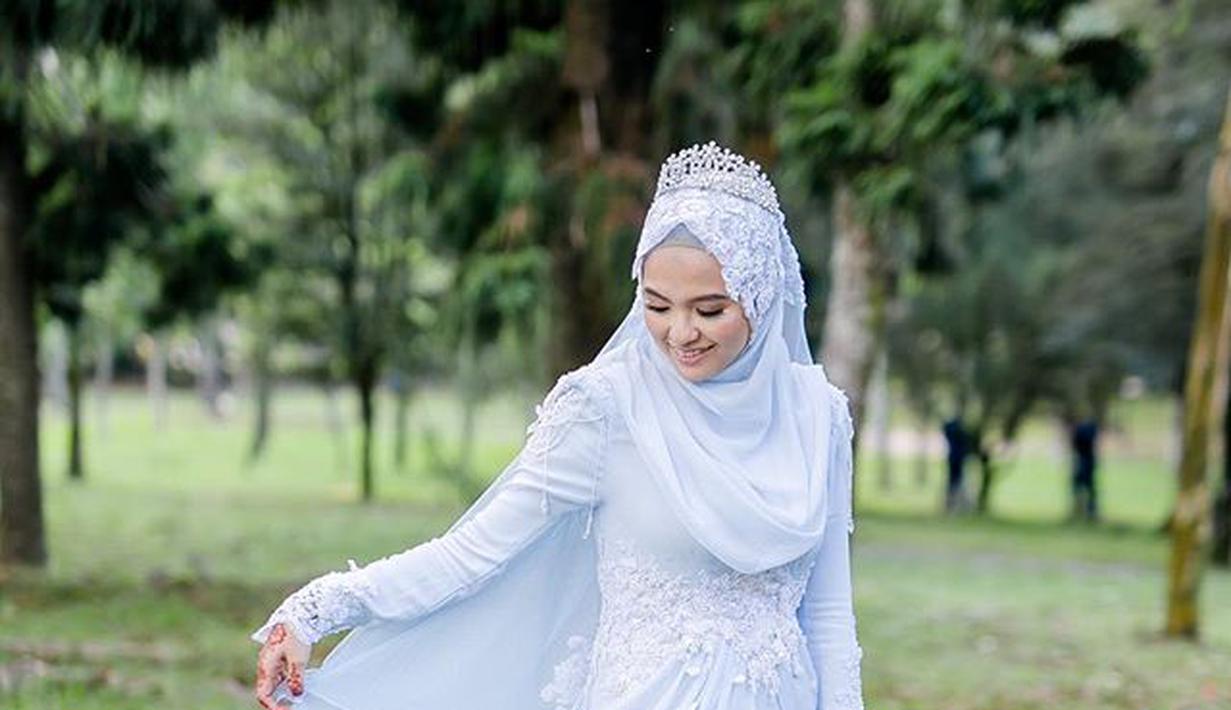 Inspirasi Gaun  Pengantin Hijab Warna  Putih  Cocok Untuk 