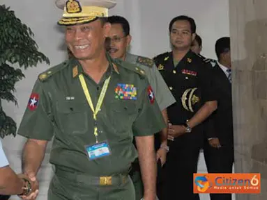 Citizen6, Jakarta: Kasum TNI Marsdya TNI Edy Harjoko, menerima kunjungan Asisten Intelijen Angkatan Bersenjata ASEAN di Mabes TNI Cilangkap, Jakarta, Selasa (29/3). (Pengirim: Badarudin Bakri Badar)