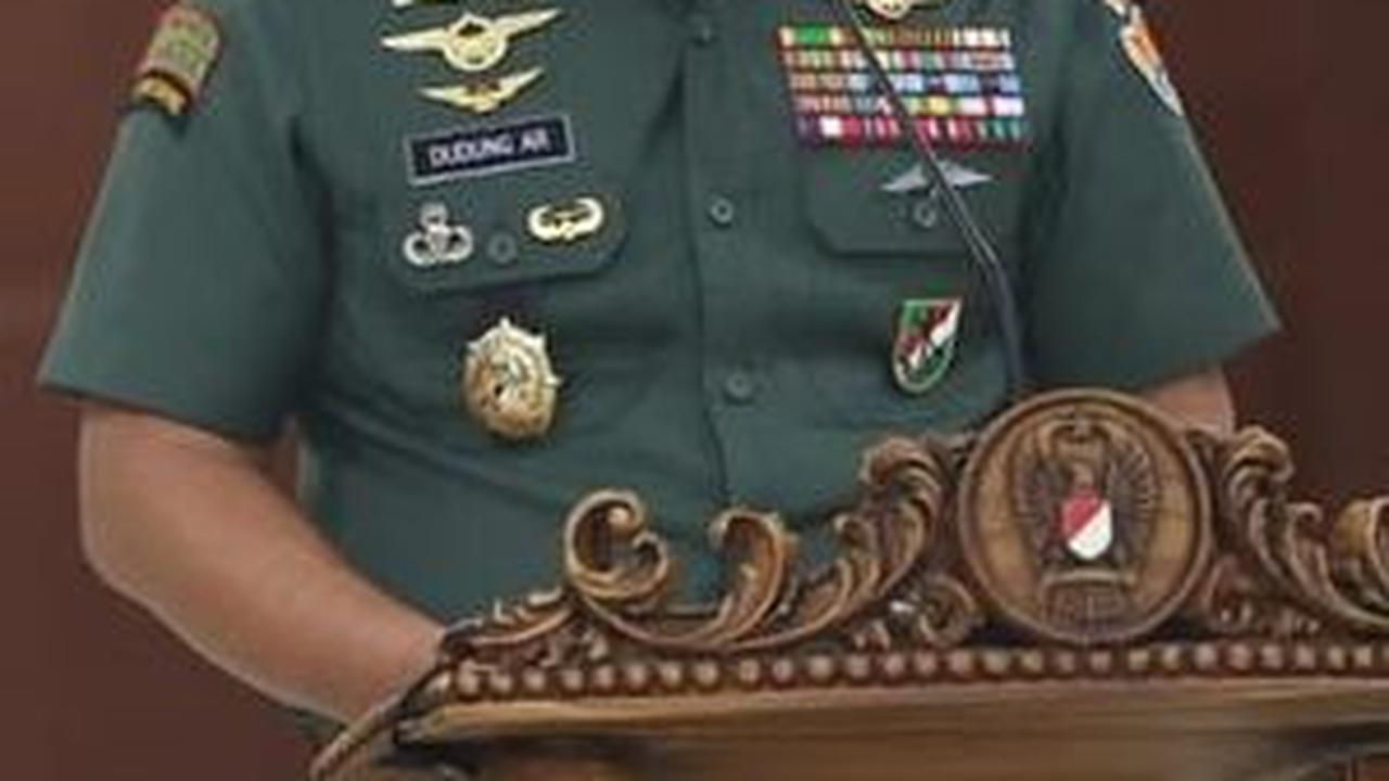"Berikan teladan dan inspirasi yang baik kepada anggota dalam bersikap dan bertindak, serta berikan juga perhatian terhadap kesejahteraan anggota dan keluarganya," tulis Dudung.