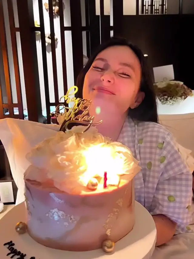 Dapat Kejutan, Ini 6 Momen Ulang Tahun Asmirandah yang Ke-33