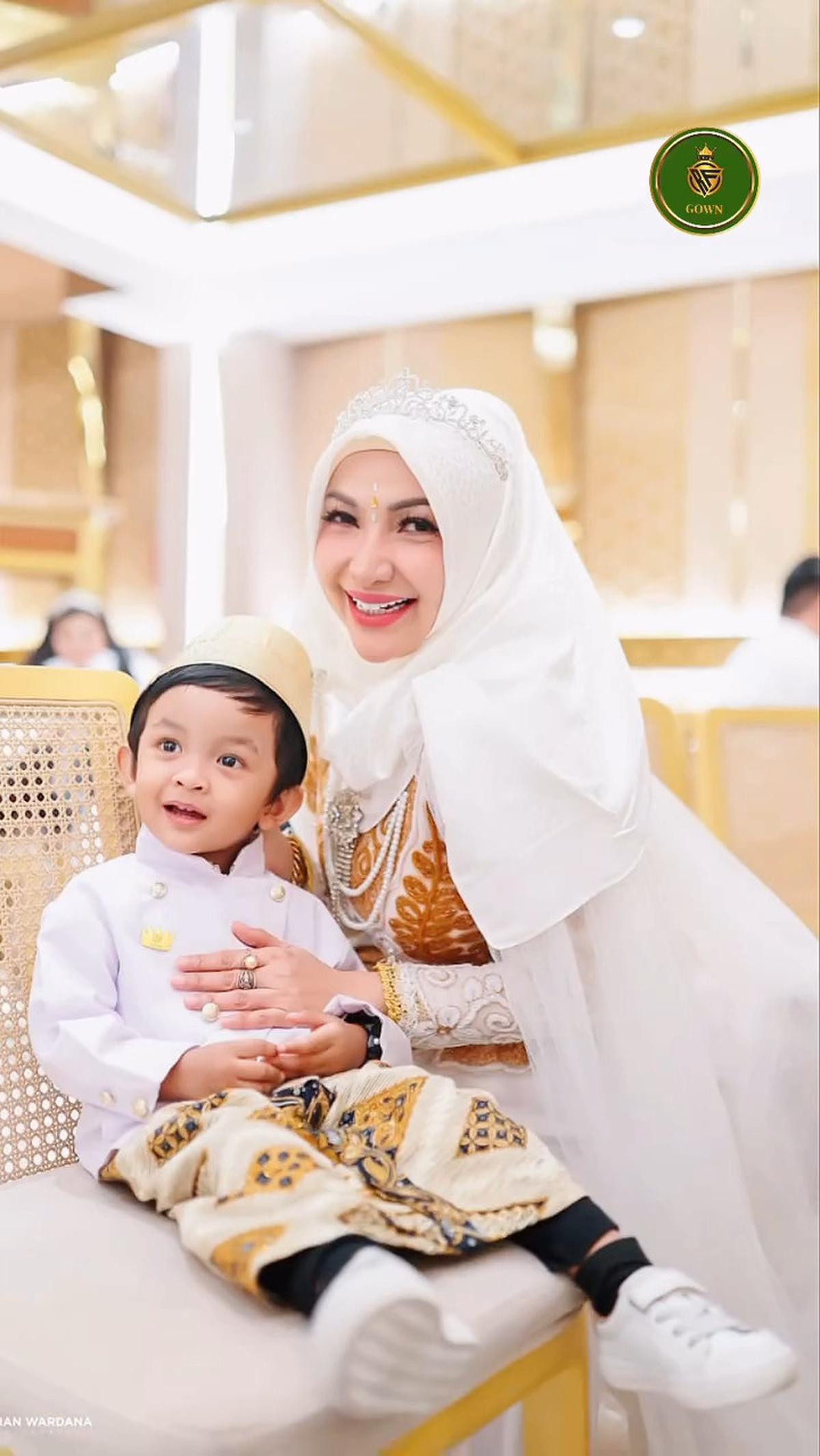 Potret Sulthan, Anak Roro Fitria yang Makin Besar Makin Ganteng