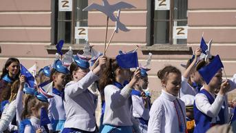 FOTO: Peringatan 318 Tahun Kota Kronstadt Rusia
