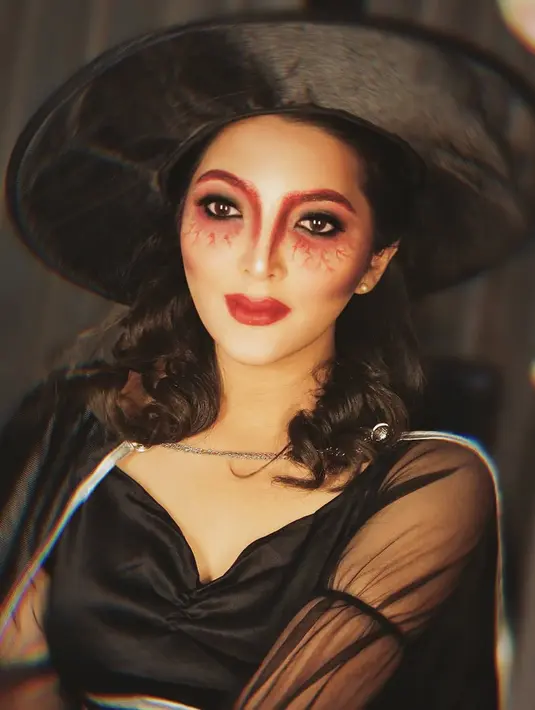 (Instagram/bellebelzmakeup)