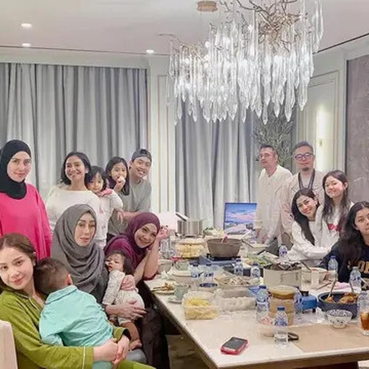 6 Potret Raffi Ahmad Sahur hingga Buka Puasa Bareng Rekan Artis, Ramadan Penuh Momen