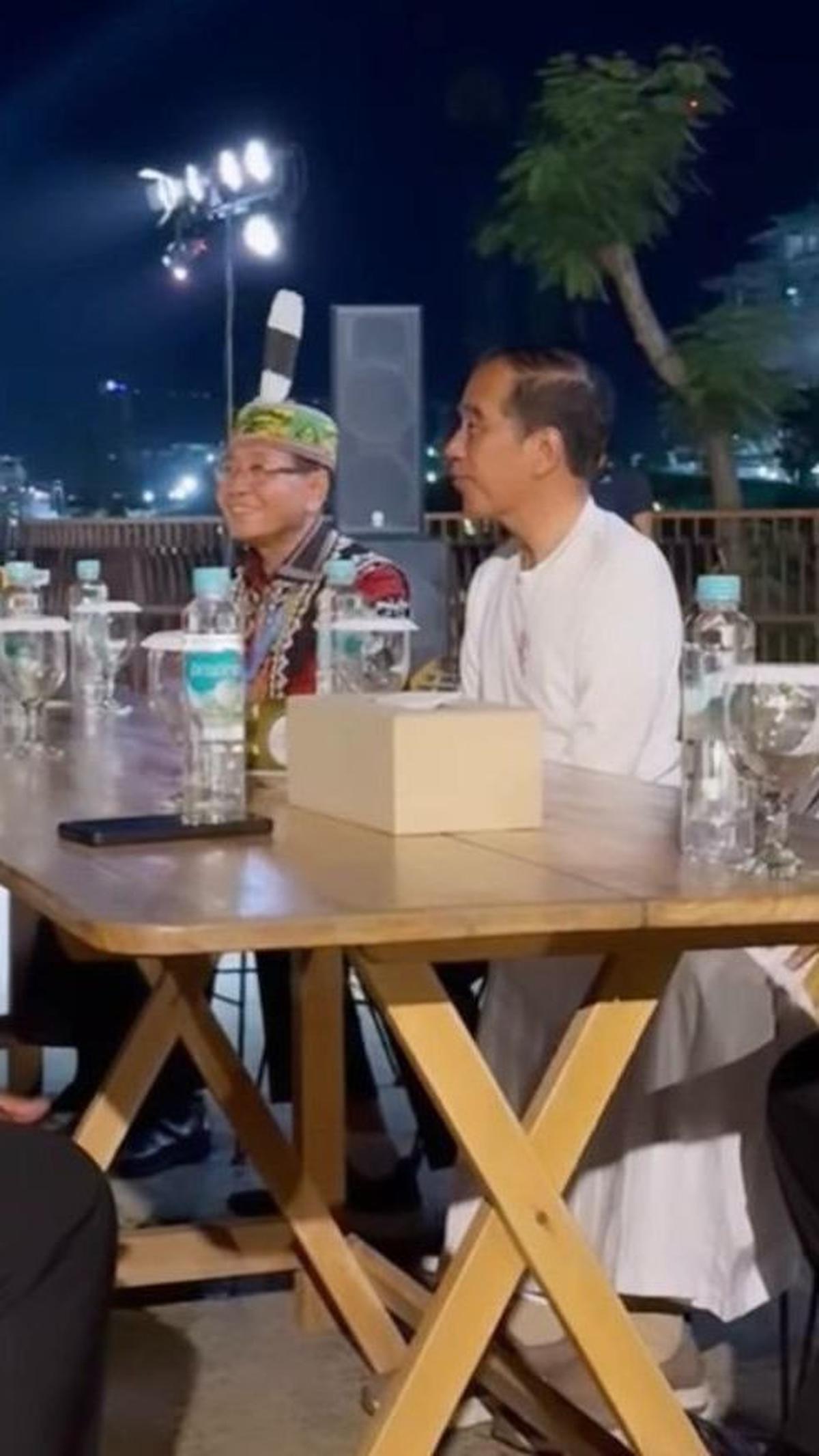 "Suasana malam di IKN sungguh memukau, dengan lampu-lampu yang menerangi setiap sudut kota, setiap sudut kota ini menyimpan cerita dan harapan untuk masa depan," ungkapnya