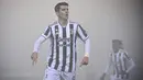 Alvaro Morata. Striker 29 tahun asal Spanyol yang telah 2 musim dipinjamkan Chelsea ke Juventus kini berbanderol 35 juta euro, mengalami penurunan 10 juta euro dari sebelumnya 45 juta euro, meski ia tampil lumayan tajam dengan torehan 7 gol dan 3 assist musim ini. (LaPresse via AP/Massimo Paolone)