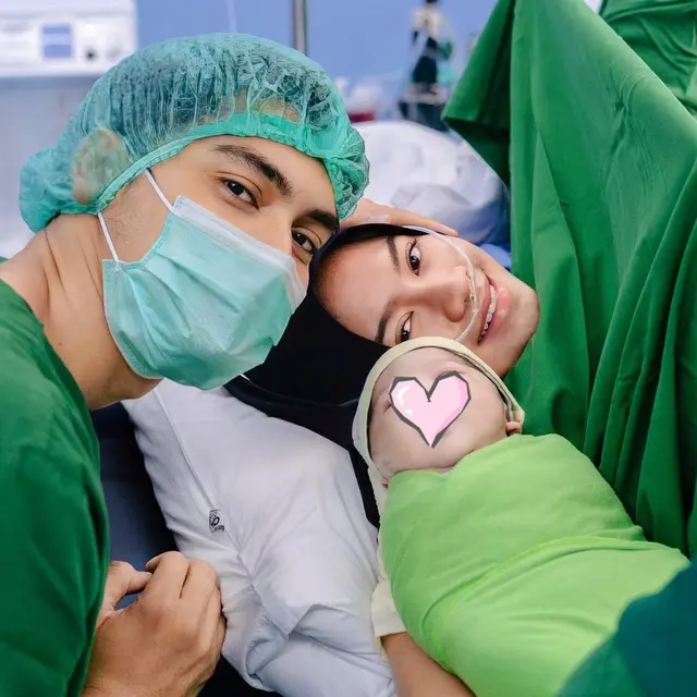 Sudah Punya Anak, Ini 6 Potret Keluarga Vicky Kalea 'Love Story the Series'