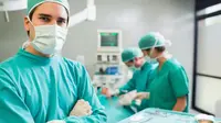 Ini Alasan Dokter Mengenakan Baju Warna Hijau Saat Operasi
