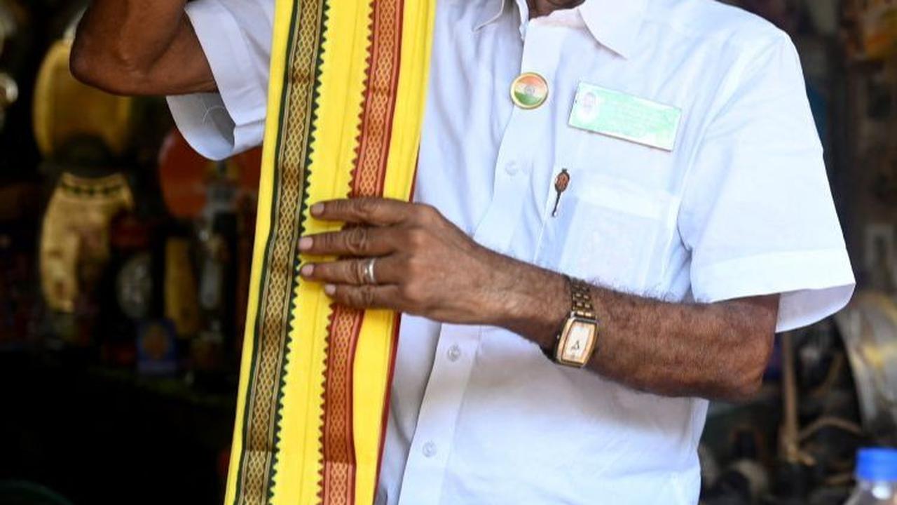 Padmarajan bahkan mengaku sebagai 'Raja Pemilu' lantaran sudah berkali-kali mengikuti pemilihan.&nbsp;Foto: Idrees Mohammed/AFP