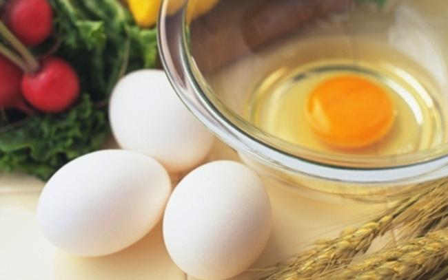 Nutrisi pada putih telur dipercaya bisa membuat kulit wajah makin kencang dan awet muda | Photo: Copyright Thinkstockphotos.com