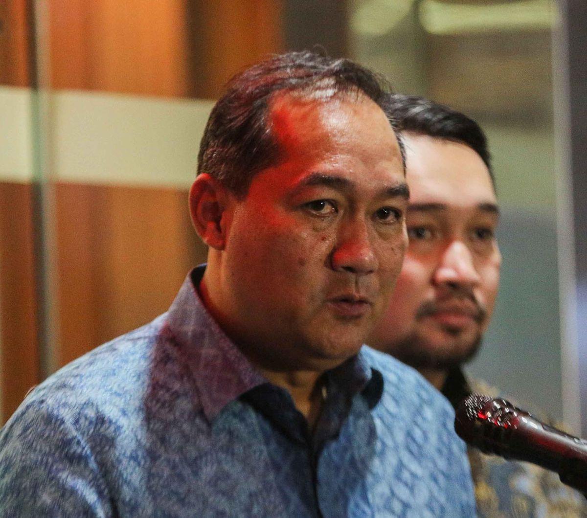 Mantan Menteri Perdagangan (Mendag) Muhammad Lutfi rampung di Kantor Kejaksaan Agung, Jakarta, pada Rabu (9/8/2023). M Lutfi diperiksa terkait kasus mafia minyak goreng, dalam hal ini pemberian fasilitas ekspor Crude Palm Oil (CPO) dan turunannya pada ind