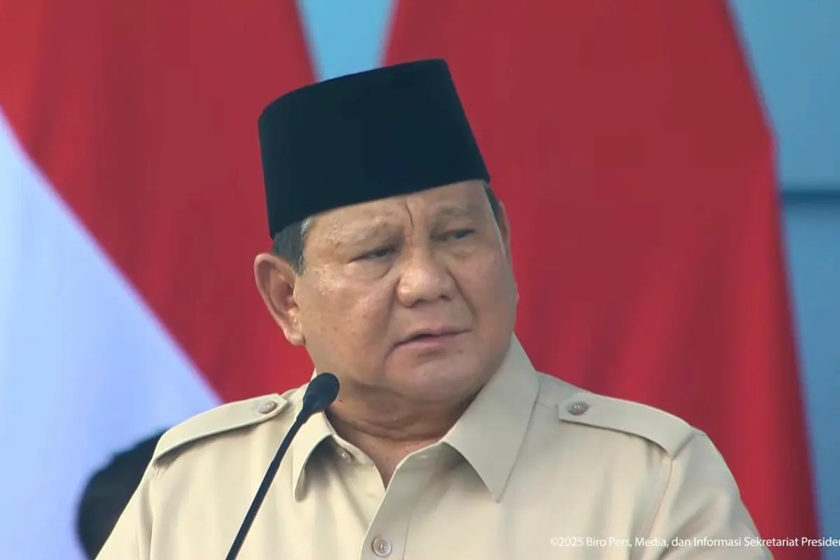 Presiden Prabowo Subianto saat menjadi Inspektur Upacara (irup) apel peringatan HUT TNI ke-80 yang digelar di Silang Monas, Jakarta Pusat, Minggu 5 Oktober 2025.