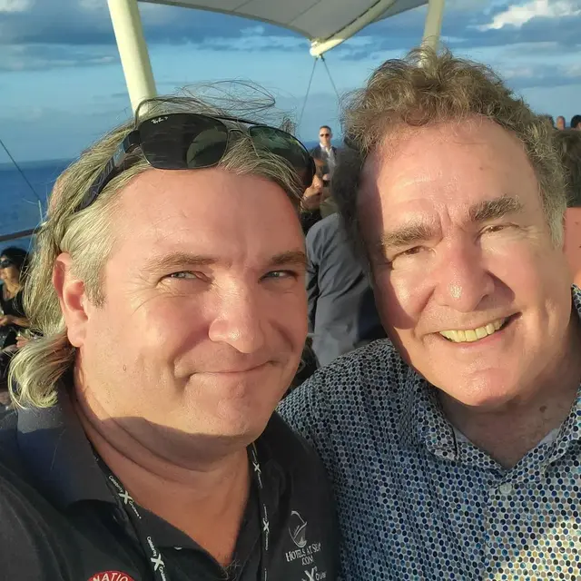 Potret Tareq Salahi (baju hitam) sang aktor acara TV terkemuka (Instagram/tareqsalahi)