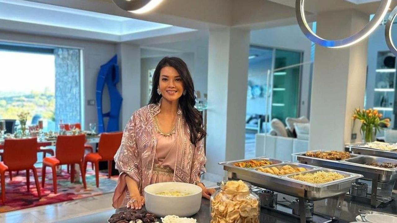 Potret Farah Quinn Gelar Pesta di Rumah Rayakan Kemerdekaan Amerika, Kediaman Mewah nan Nyaman & Seru Bersama Tetangga