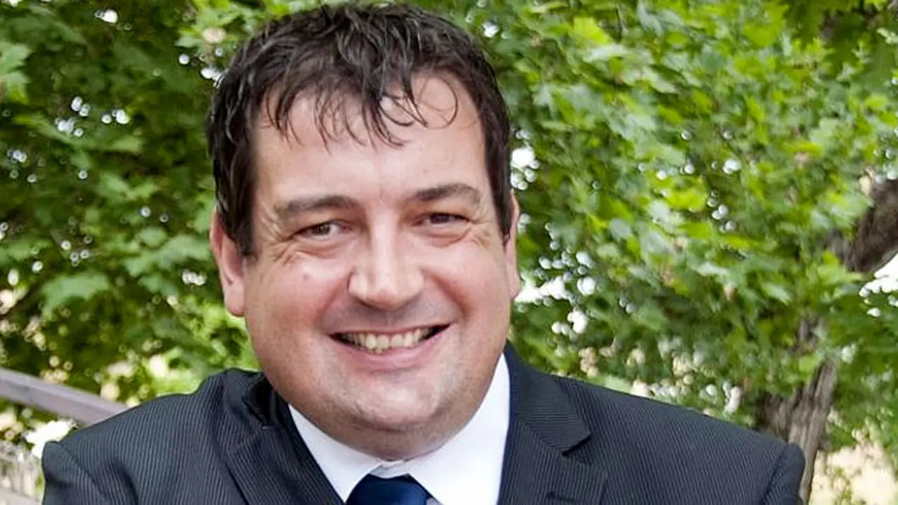 paul-lockley-131108b.jpg
