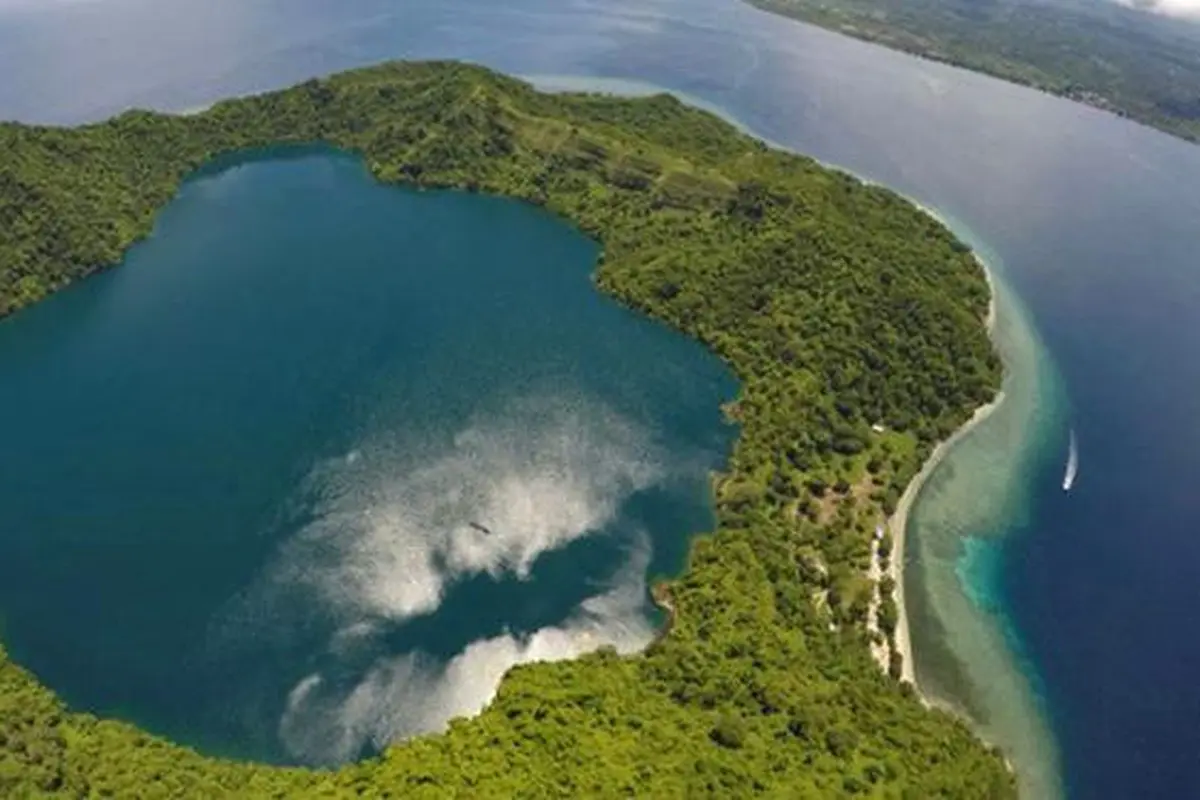 Wisata Magis Penuh Pesona di Pulau Satonda