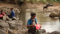 Krisis air bersih di Indonesia semakin memprihatinkan. Salah satu desa paling parah terdampak adalah Desa Golo Ketak di Kabupaten Manggarai Barat, Nusa Tenggara Timur (NTT) (Istimewa)