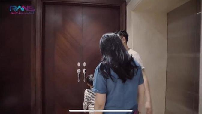 Rumah Zaskia Sungkar dan Irwansyah. (Youtube Rans Entertainment)