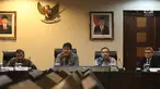 Staf Khusus Presiden Johan Budi (kanan), Mantan Ketua KPK Antasari Azhar (kedua kanan) dan Deputi II KSP Yanuar Nugroho (kedua kiri) saat diskusi Pelayanan Rakyat Bebas Korupsi di Kantor Staf Presiden, Jakarta, Rabu (9/1). (Liputan6.com/Angga Yuniar)