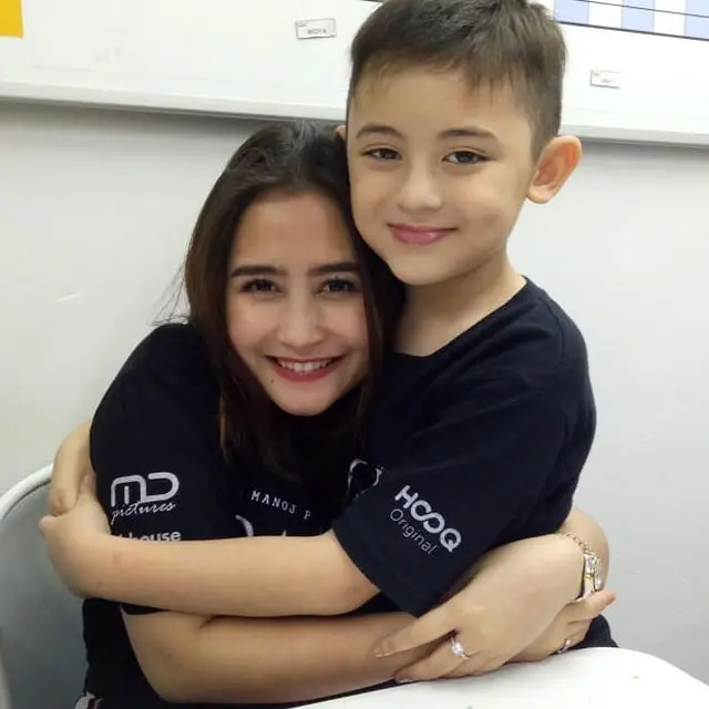 Mattwhite Aktor Cilik 'DANUR' Meninggal Dunia, Ini 6 Potret Kenangannya Bareng Prilly Latuconsina