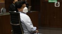 Terdakwa korupsi PT ASABRI, Heru Hidayat di Pengadilan Tipikor Jakarta, Selasa (18/1/2022). Majelis hakim memvonis nihil dan menyatakan terdakwa tidak bisa di pidana penjara karena sudah mendapat hukuman maksimal dalam perkara lain, korupsi PT Asuransi Jiwasraya. (Liputan6.com/Helmi Fithriansyah)