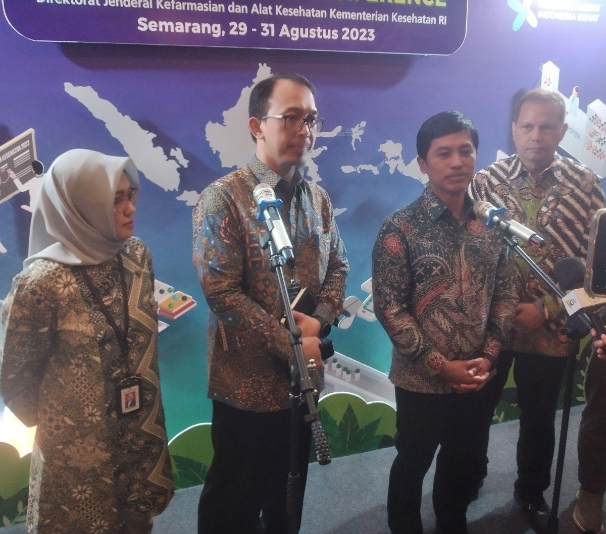Wakil Menteri Kesehatan, Dante Saksono Harbuwono mengatakan, dengan keberadaan produk alat kesehatan buatan dalam negeri nantinya bisa memberikan pelayanan kesehatan yang terjangkau bagi masyarakat.