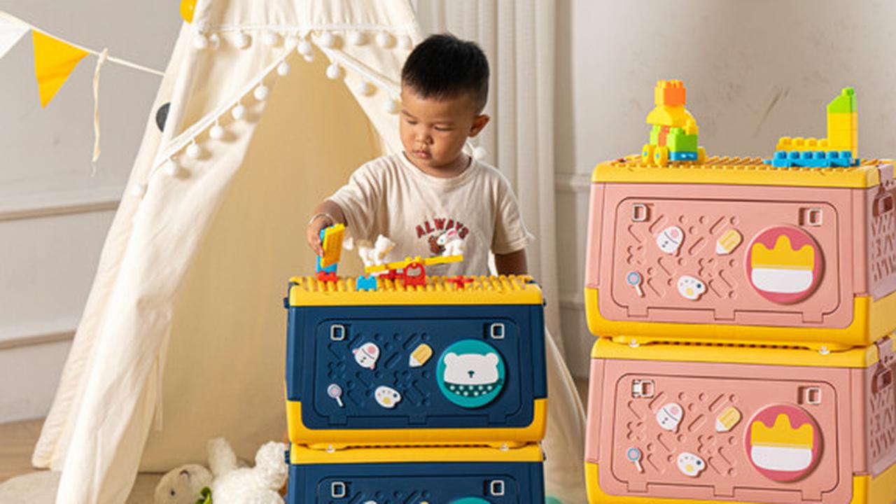 Tips Membujuk Anak agar Mau Membereskan Mainannya Sendiri tanpa Banyak Drama