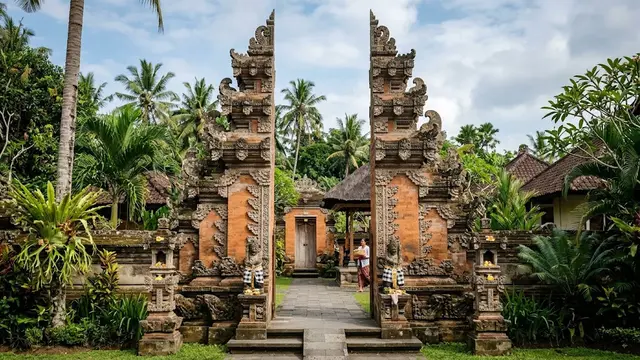 Gapura Candi Bentar dan Etnik Nusantara