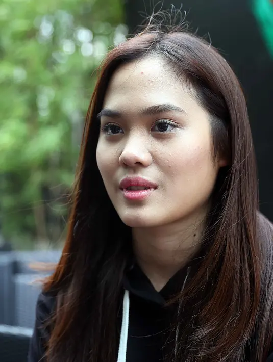 Sementara itu, terkait aktifitas selama ibadah puasa, Sheryl enggan kurangi pekerjaan. Gadis cantik itu beralasan, tahun ini merupakan kesempatan baik bagi dirinya untuk memantapkan karir di dunia hiburan tanah air. (Nurwahyunan/Bintang.com) 