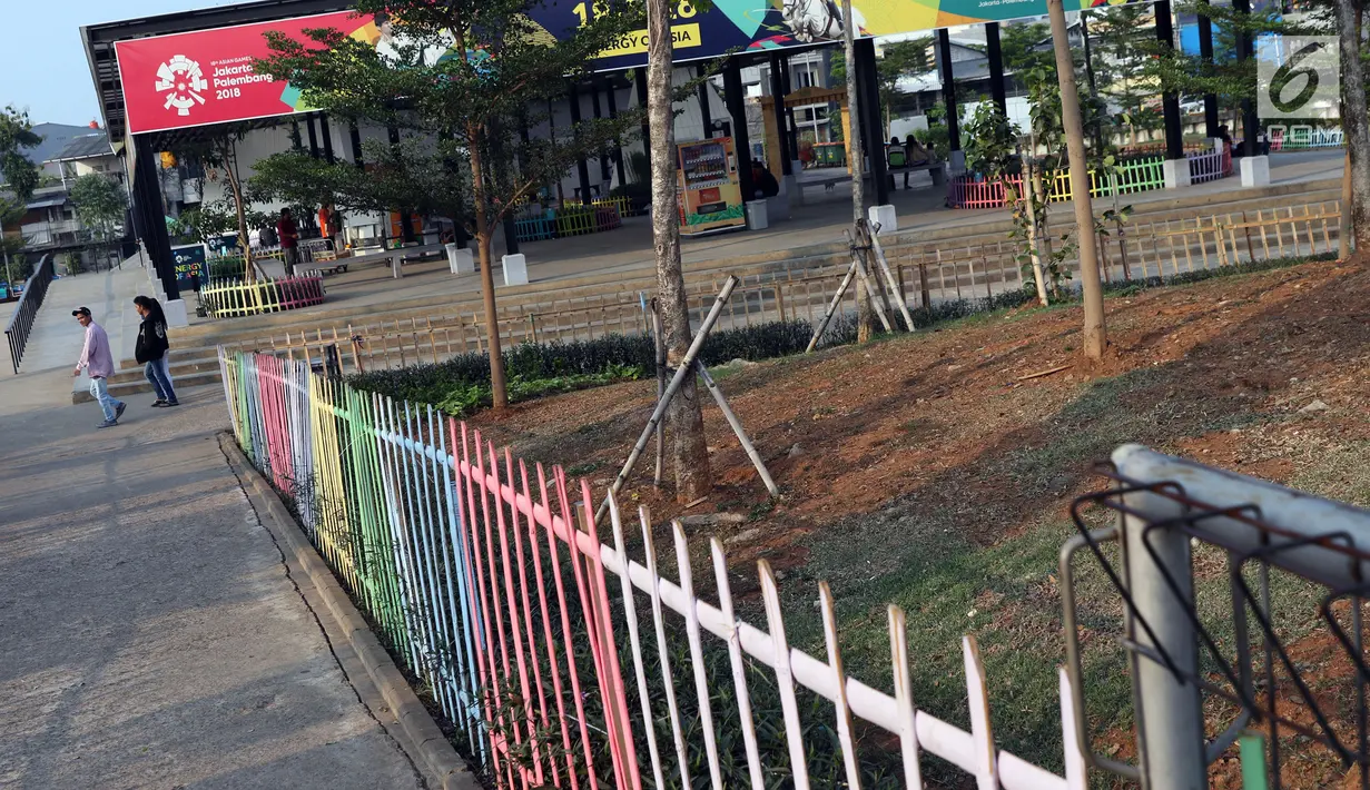 Kondisi salah satu pintu masuk kawasan RTH/RPTRA Kalijodo, Jakarta. Selasa (24/7). Sebelumnya, warganet ramai membahas di media sosial ihwal kondisi RTH dan RPTRA Kalijodo yang terlihat terbengkalai. (Liputan6.com/Helmi Fithriansyah)