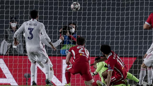 FOTO: Vinicius Junior Cetak Brace, Real Madrid Tekuk Liverpool 3-1 - Mohammed Salah