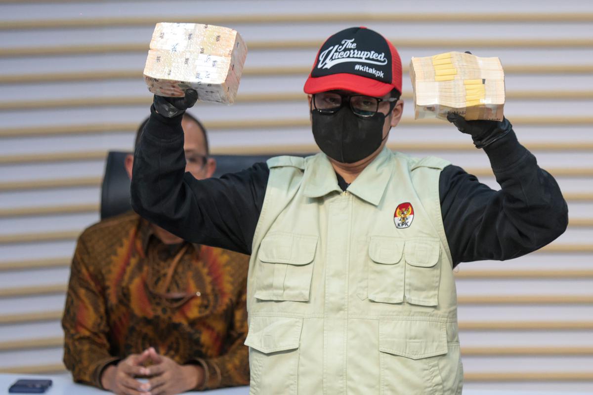 Tumpukan Uang Rp106,3 Miliar Barang Bukti OTT KPK
