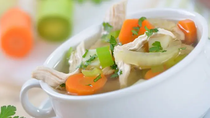 Memasak sayur sup./Copyright shutterstock.com