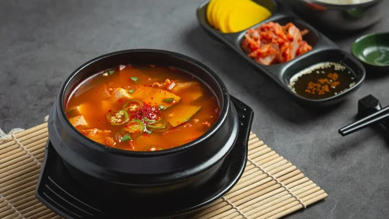 5. Sundubu Jjigae dari Korea