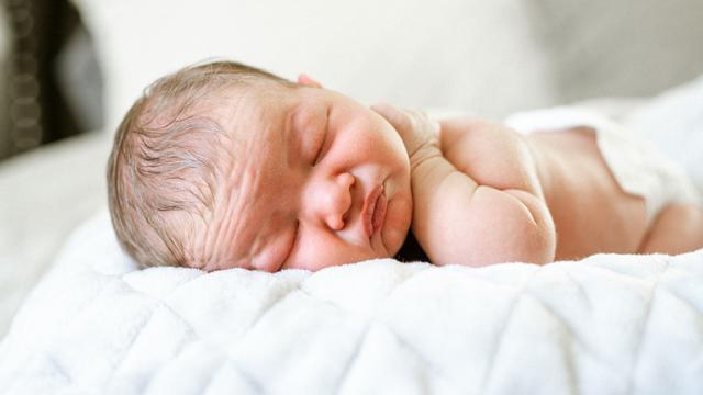 Ilustrasi bayi perempuan