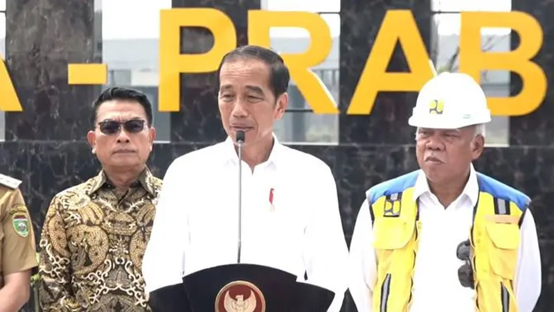 Presiden Joko Widodo atau Jokowi meresmikan jalan tol Indralaya-Prabumulih di Sumatera Selatan, Kamis (26/10/2023).