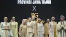 Rok maxi dengan motif kembang dan kerudung putih yang ia kenakan melengkapi tampilan keseluruhannya, menambah kesan bersahaja namun tetap berkelas.   [@dyahroroestiwp].