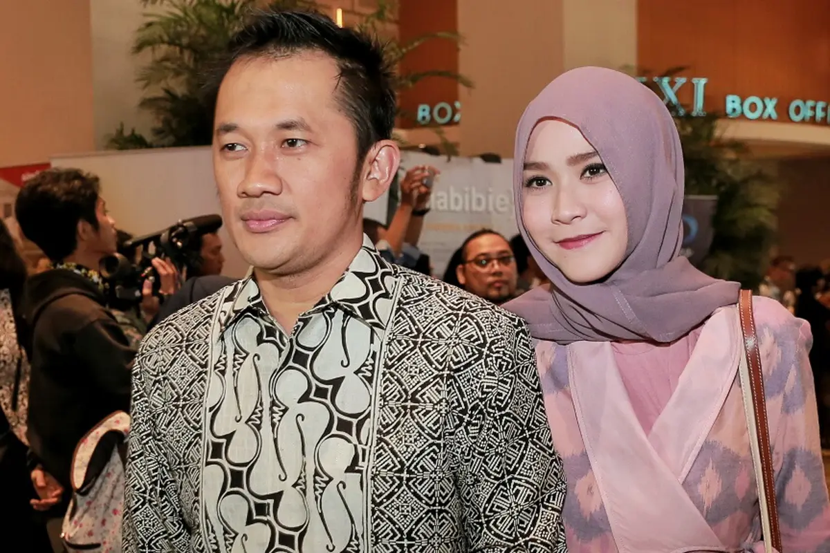 [Bintang] Hanung Bramantyo dan Zaskia Adya Mecca