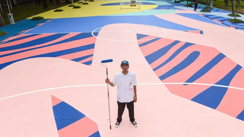 Lapangan Taman Menteng Berhias Mural Warna-warni Terinspirasi Semangat Kolaborasi