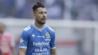 Striker Persib Bandung, Jonathan Bauman, saat melawan Arema FC pada laga Liga 1 di Stadion GBLA, Jawa Barat, Kamis (13/9/2018). Persib menang 2-0 atas Arema FC. (Bola.com/M Iqbal Ichsan)